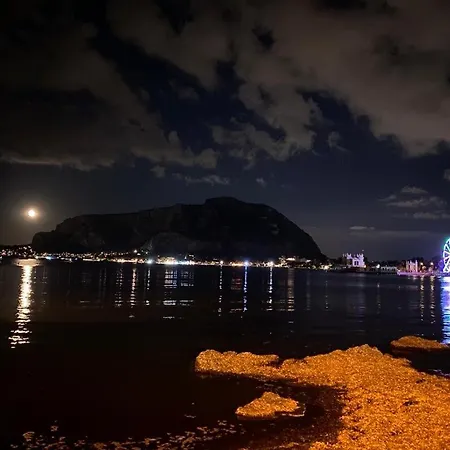 The White Sail - Mondello Apartment With Terrace - Casa Di Vincenzo E Andrea Exterior photo